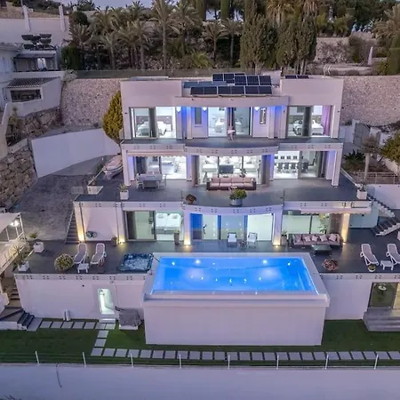 Moonlit Art Boutique 4*