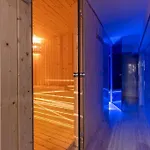 Moonlit Bb Spa Art Boutique Cab 4*